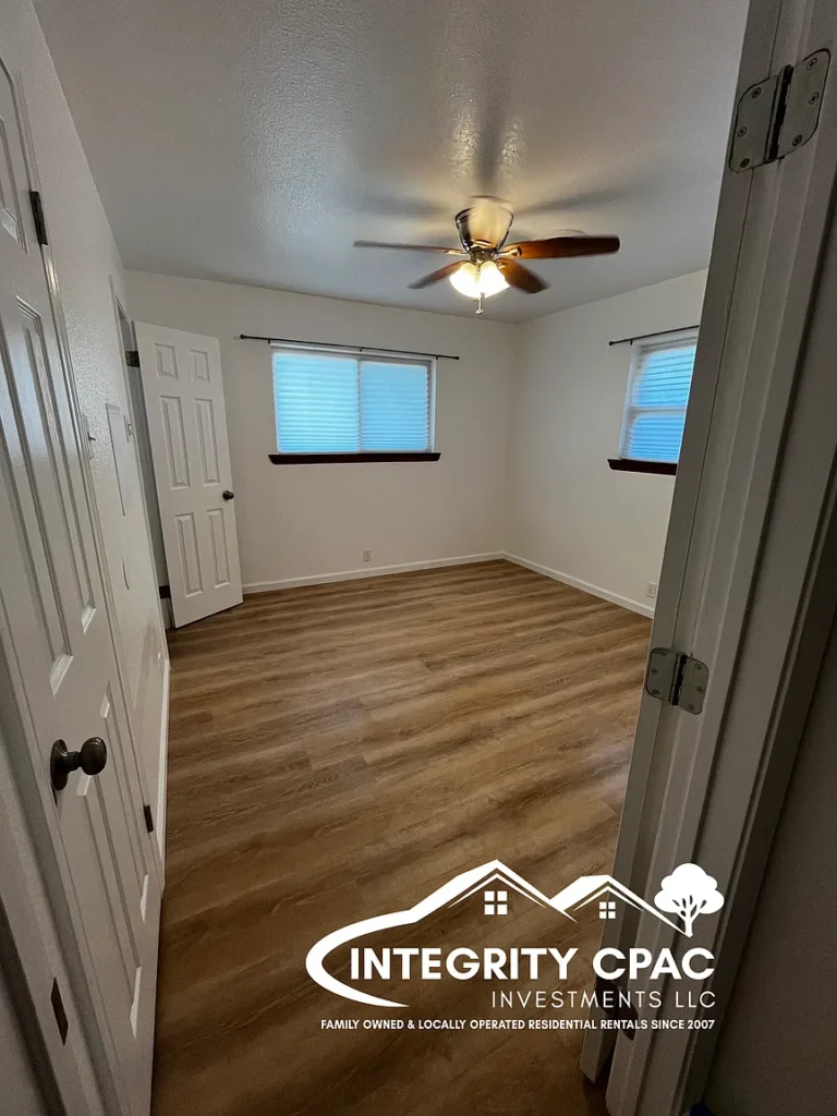 1115 Elmwood large bedroom