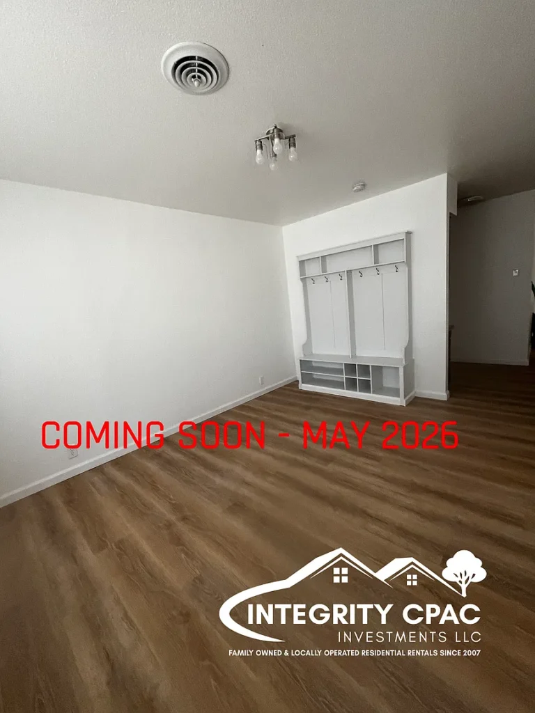 1115 Elmwood built in hall tree